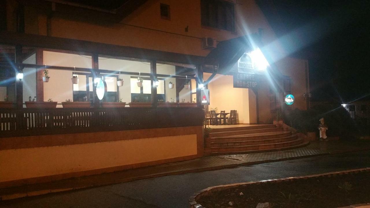 Motel Restaurant Lowe Deva Eksteriør bilde